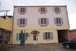 Гостевой дом Bonjour Guest House Ереван Двухместный номер с 2 отдельными кроватями и ванной комнатой-5